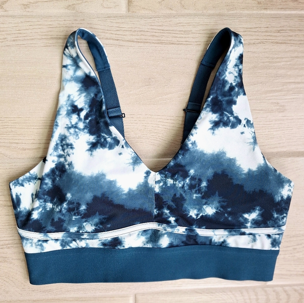 Fabletics Oasis Twist Medium Impact Sports Bra Tie Dye Print Blue White Size XL